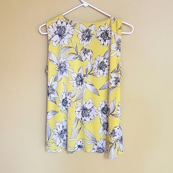 Yellow floral sleeveless blouse size large - Picture 4 of 4